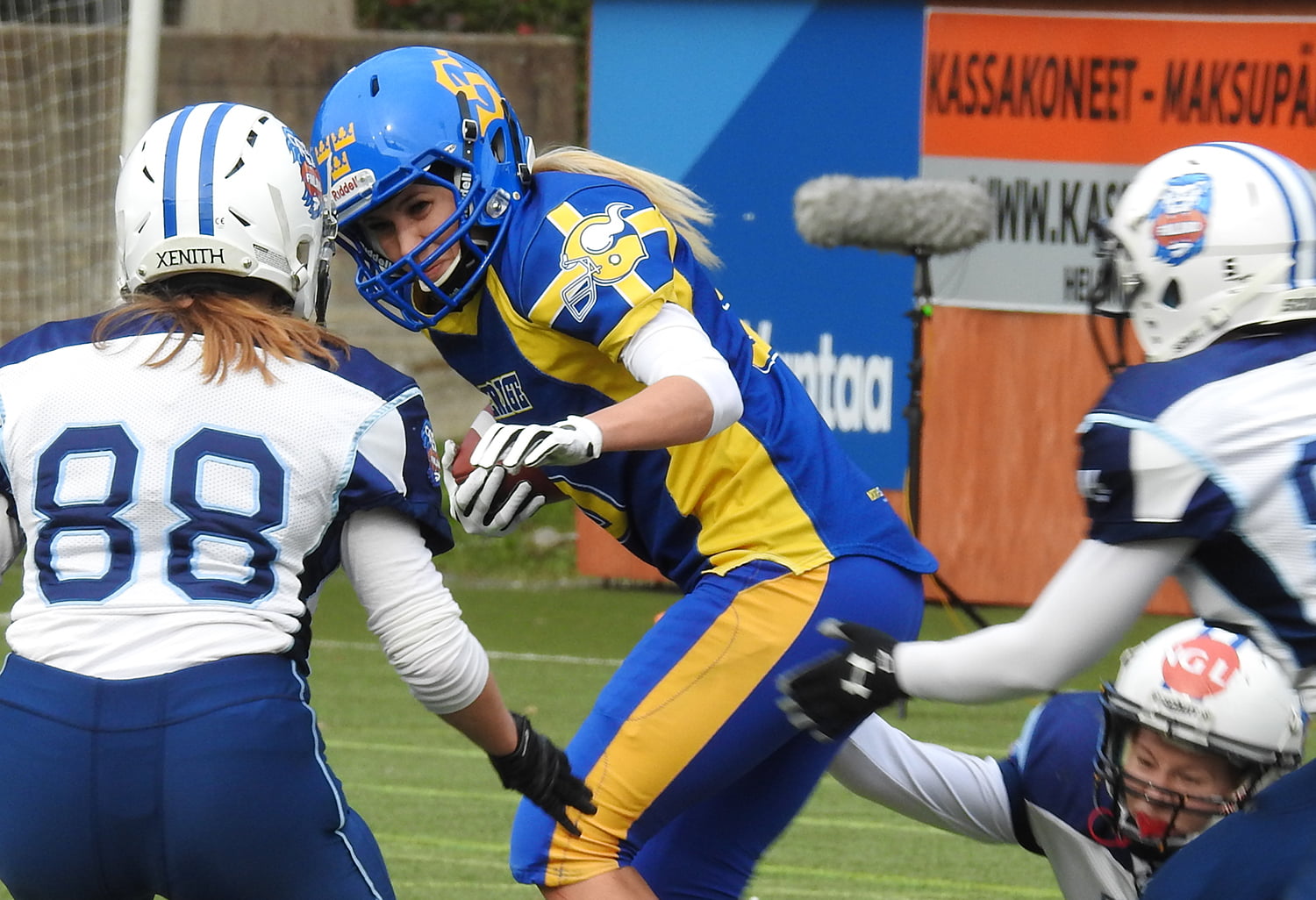Sverige föll i välspelad nagelbitare i Helsingfors