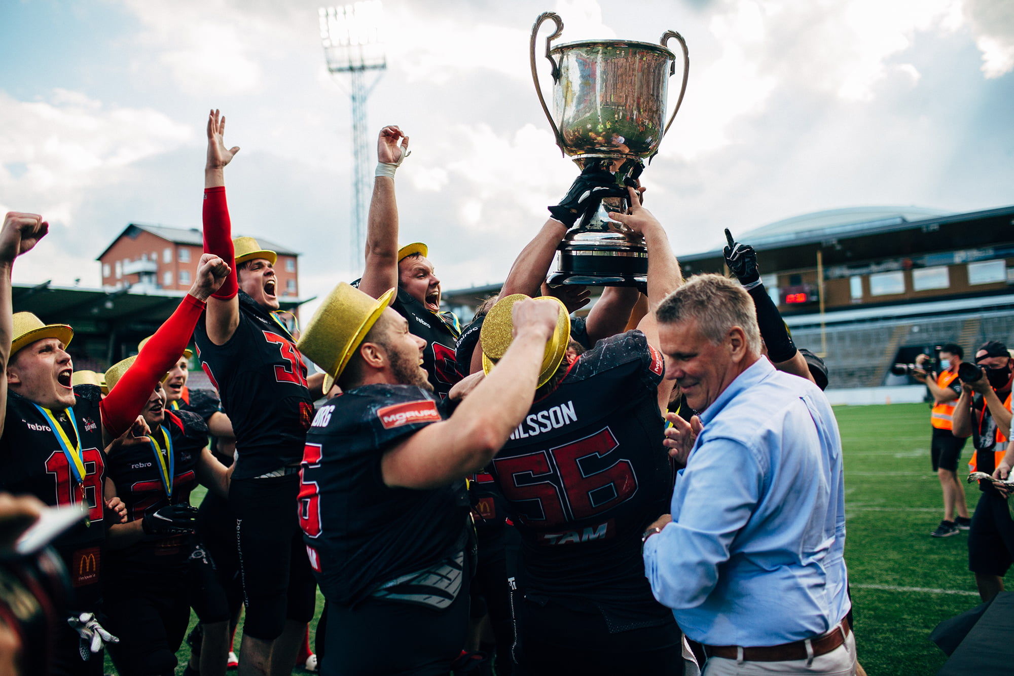 Historiskt första SM-guld på herrsidan för Örebro efter finalseger mot Mean Machines